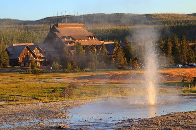 Americans Concur: National Parks Beat Theme Parks for a Family Vacation!