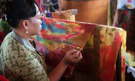 Spotlight on Sustainability: Preserving Cultures through Ecotourism