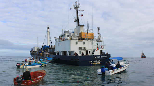 cargo ship runs aground in the galapagos