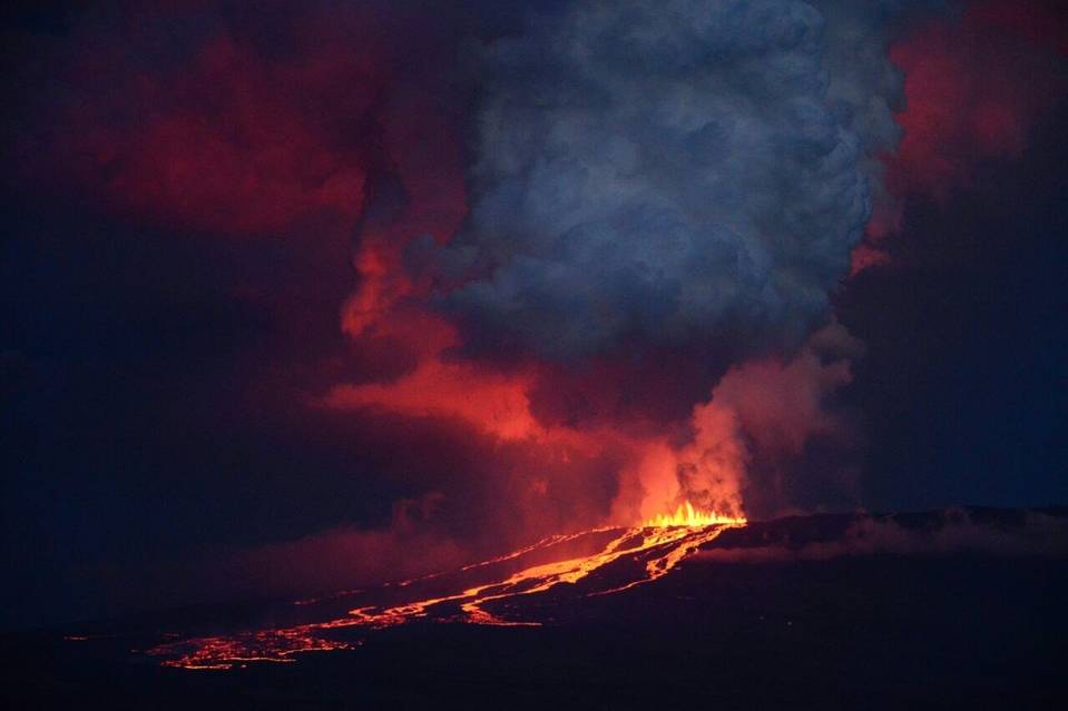 wolf volcano erupts on isabella island