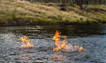 Video: River Set on Fire in an Area with Fracking