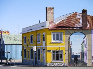 © M M (Padmanaba01) via Wikimedia Commons