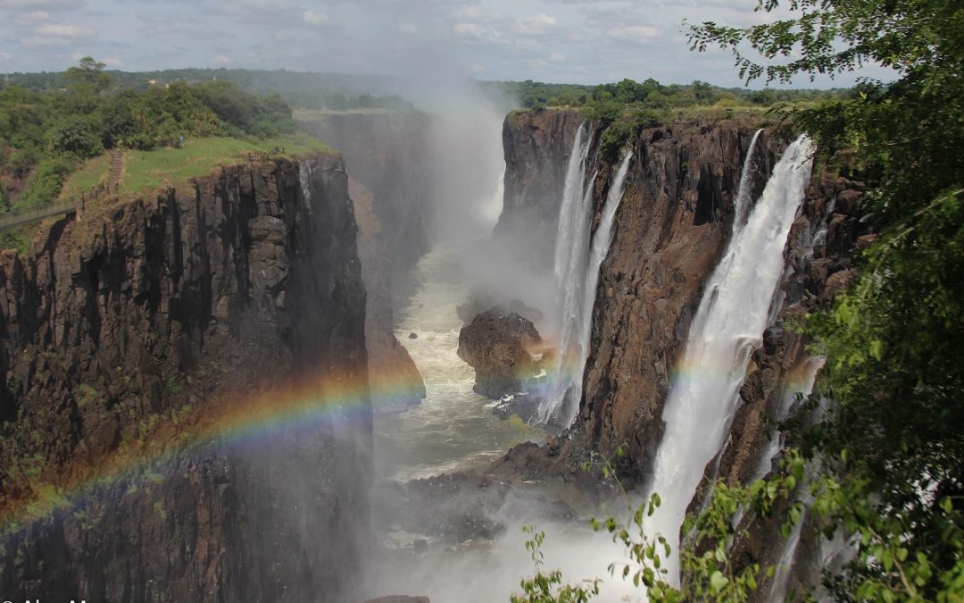 Traveling to Victoria Falls—5 Facts to Know Before You Go    