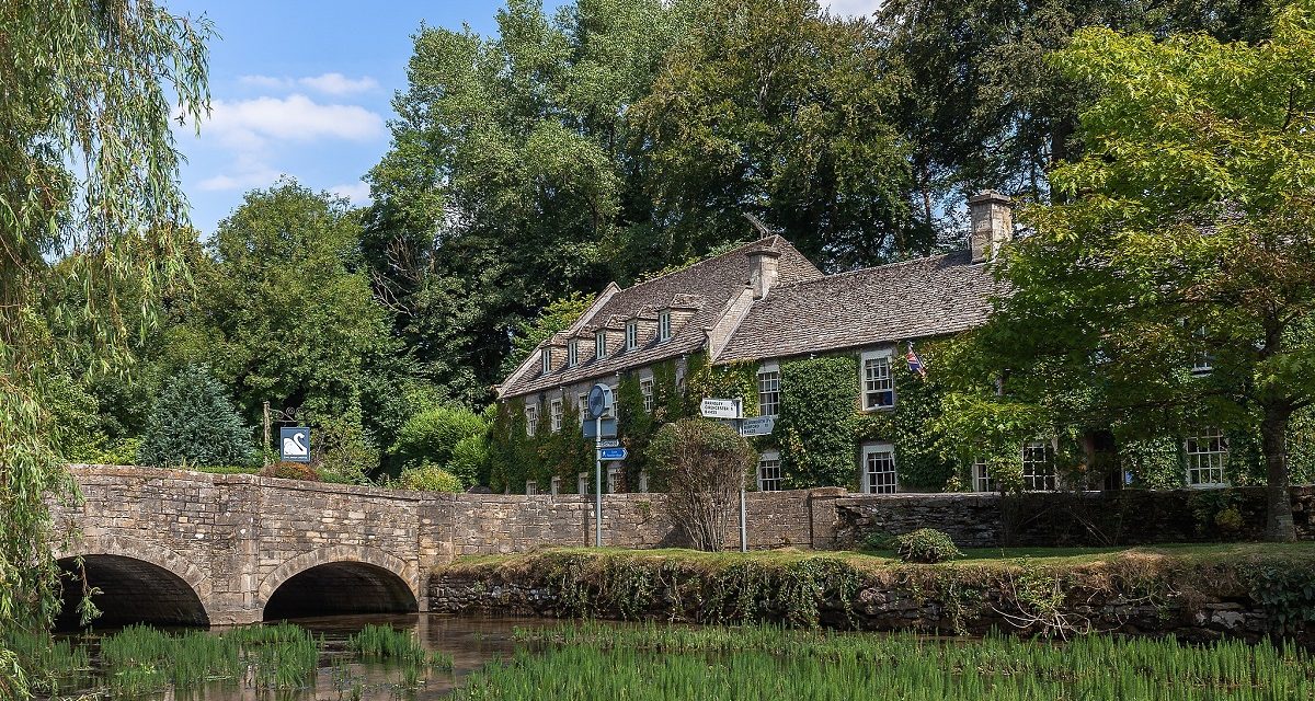 Pubs, an Englishman’s Natural Habitat