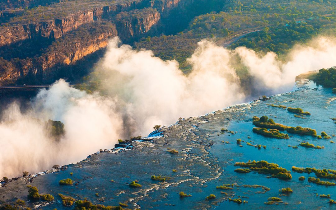 The Smoke That Thunders: Africa’s Victoria Falls and the Fate of the Zambezi River