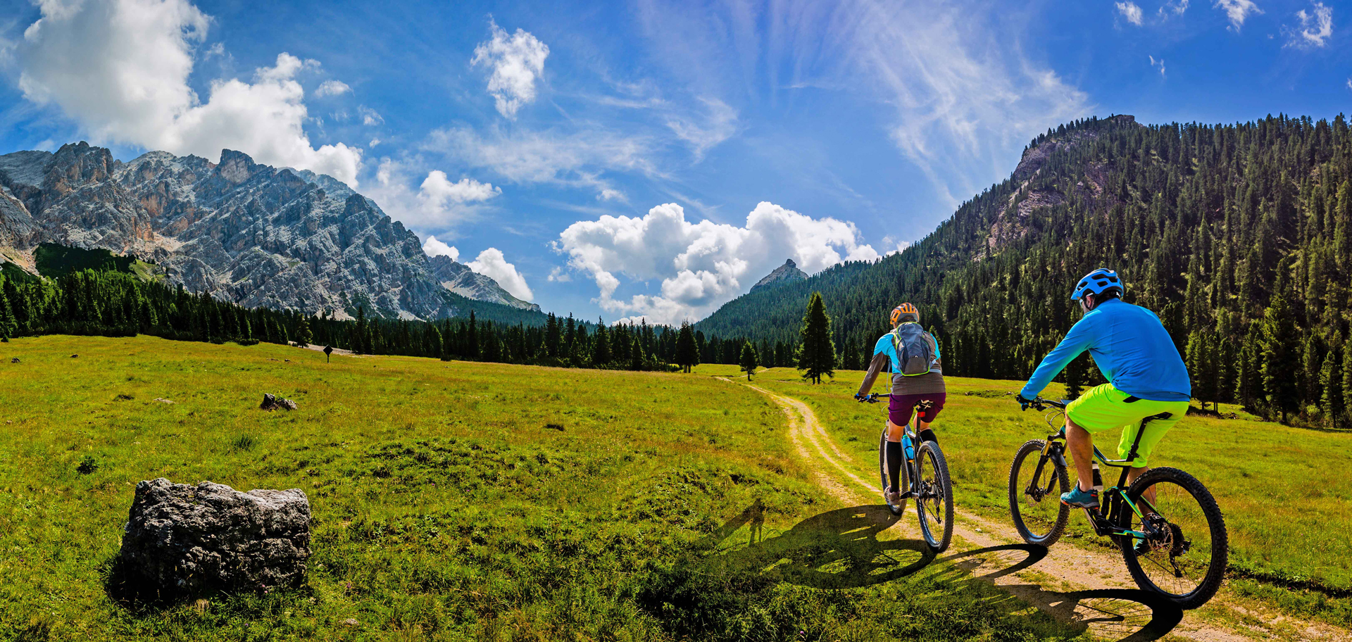 Outdoor Escapades: Why You Should Ditch Your Couch for Nature's Playground