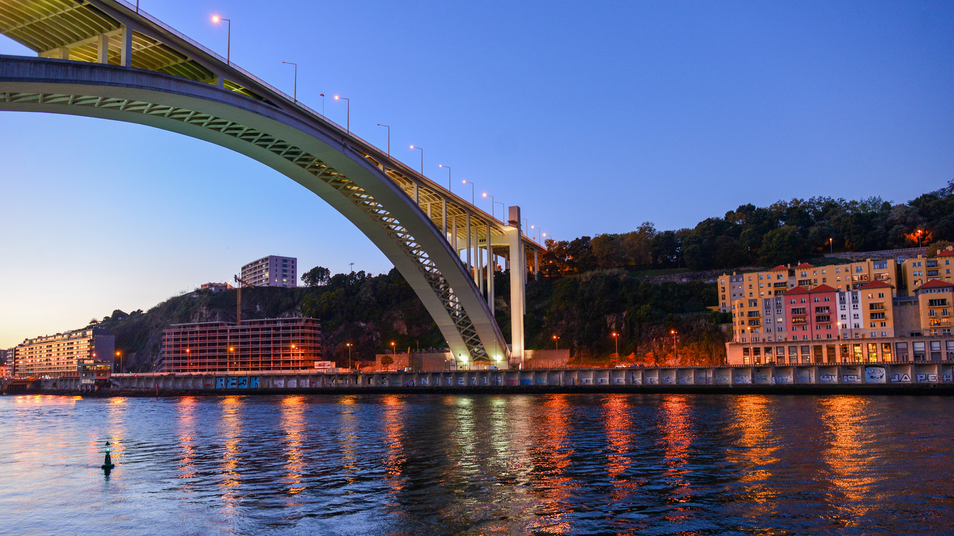 Ponte da Arrábida in Porto