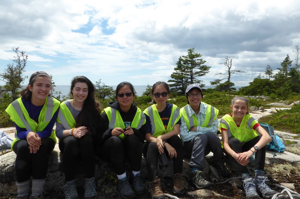 Sophia with her Earthwatch team.